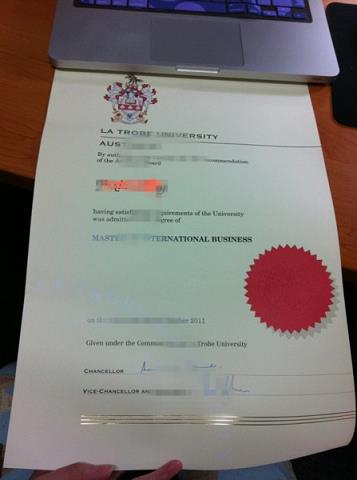 澳大利亚拉筹伯悉尼校区毕业证认证成绩单Diploma